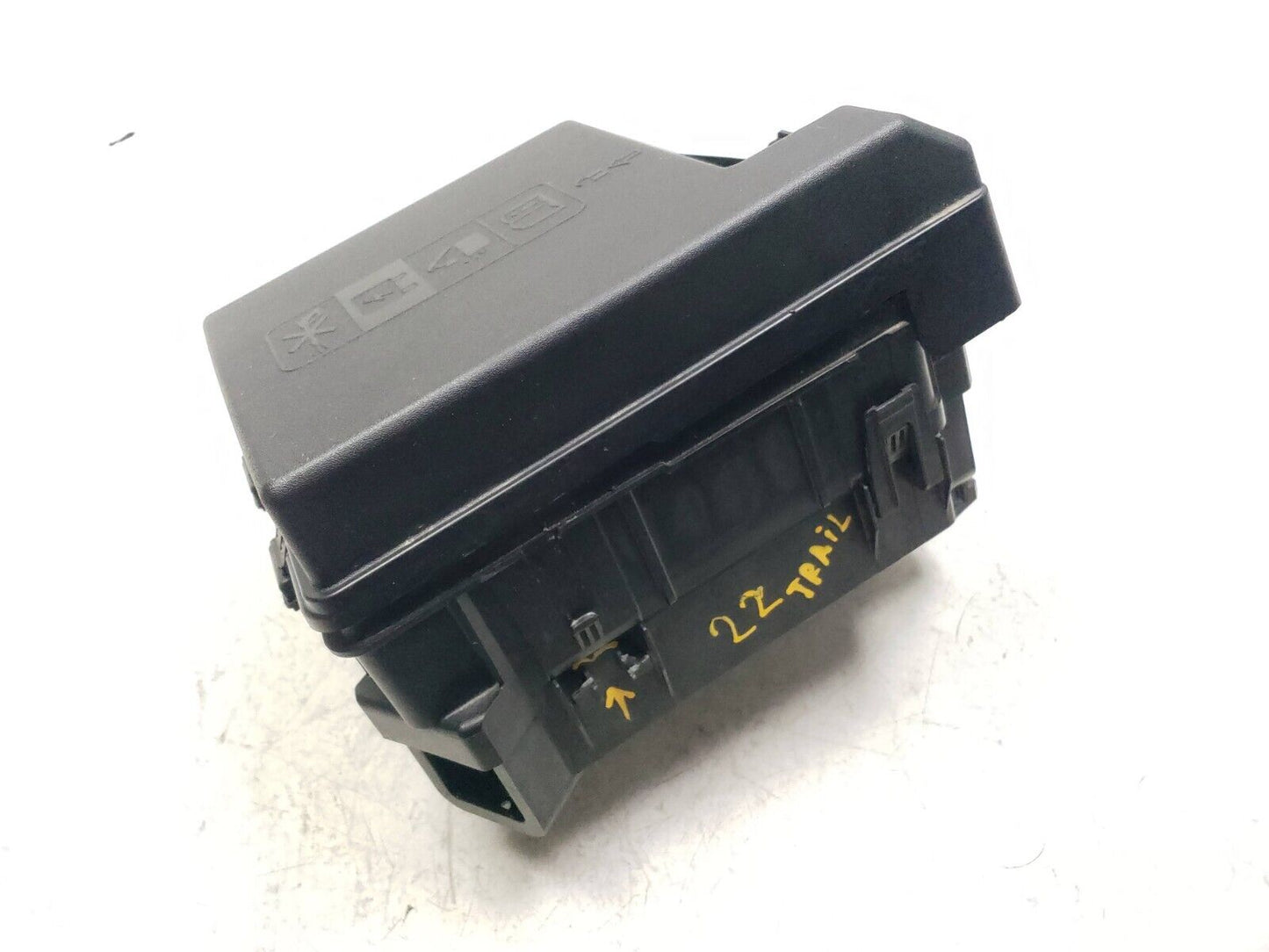 2021-2023 Chevrolet Trailblazer Fuse Relay Box 1.3l OEM