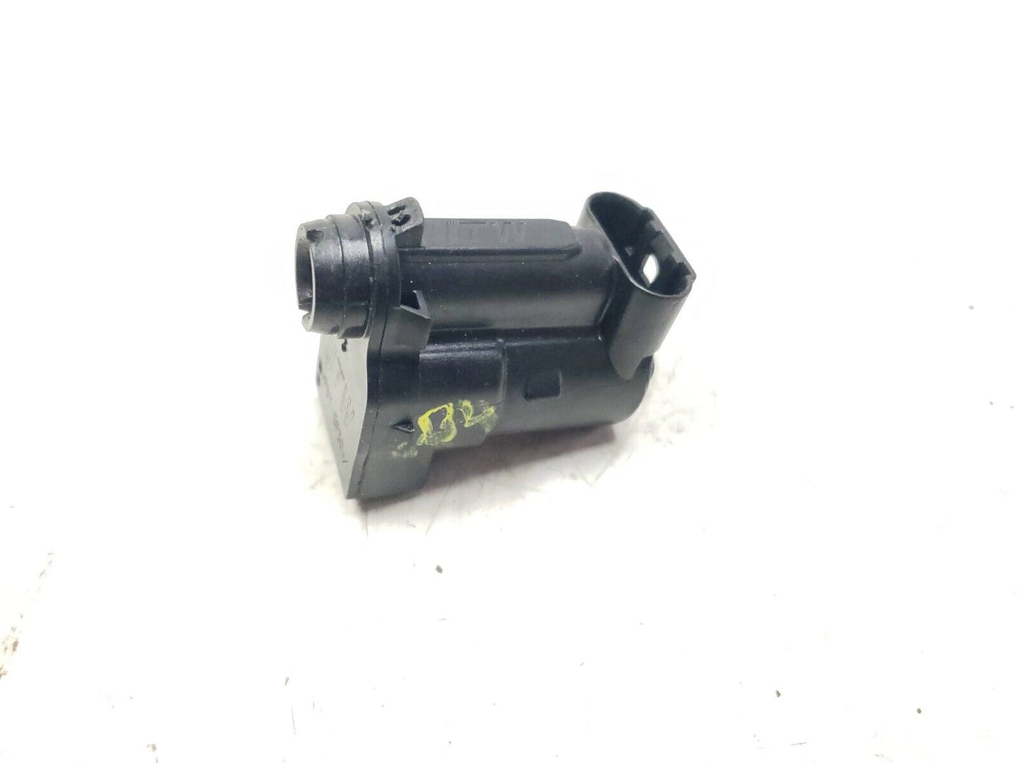 2019 - 2022 Chevrolet Blazer  Fuel Door Servo Actuator Motor OEM