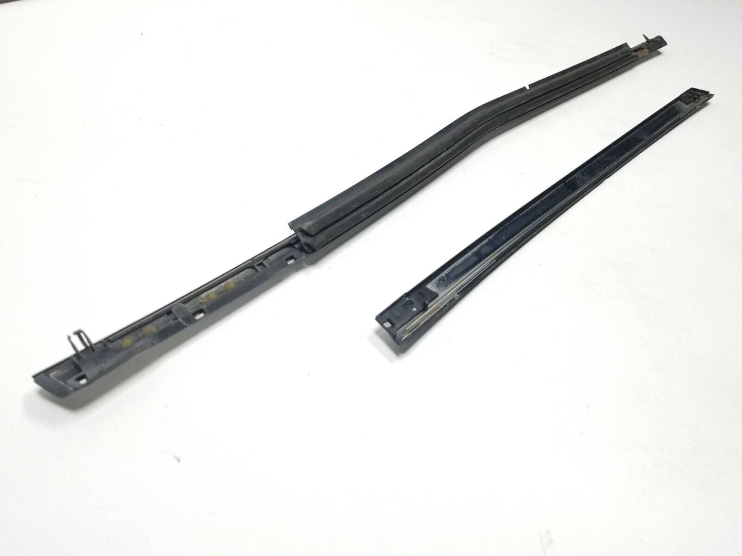 07-12 Mazda Cx-7 Door Window Belt Seal Molding Strip Rear Passenger Side OEM