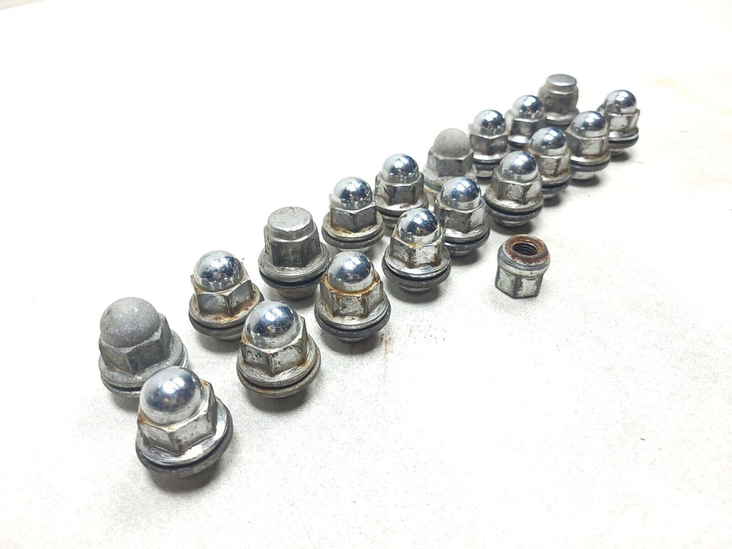 2007-2013 Mitsubishi Outlander Wheel Lug Nut 19pcs OEM