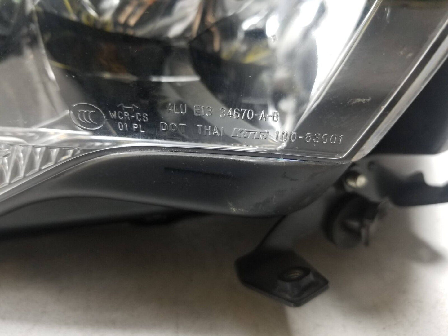 2018 - 2023 Kawasaki Ninja 400 Ex400 Headlight *has Broken Tab*