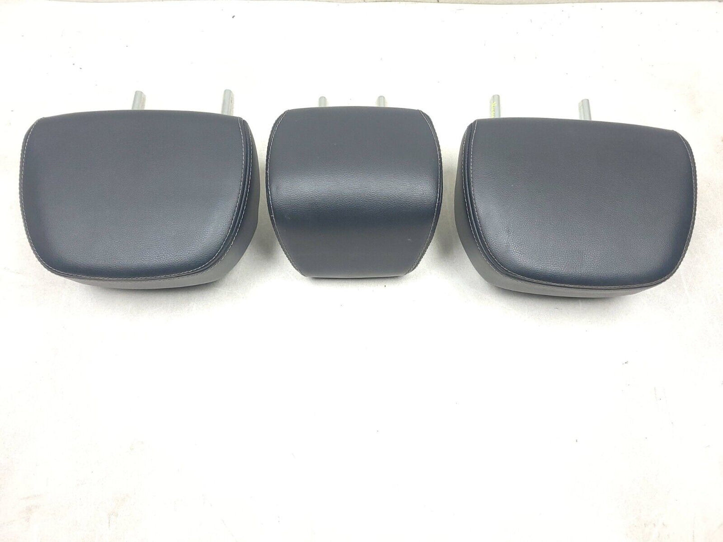 2007 - 2013 Mitsubishi Outlander Seat Headrest Rear 2nd Row 3pcs OEM