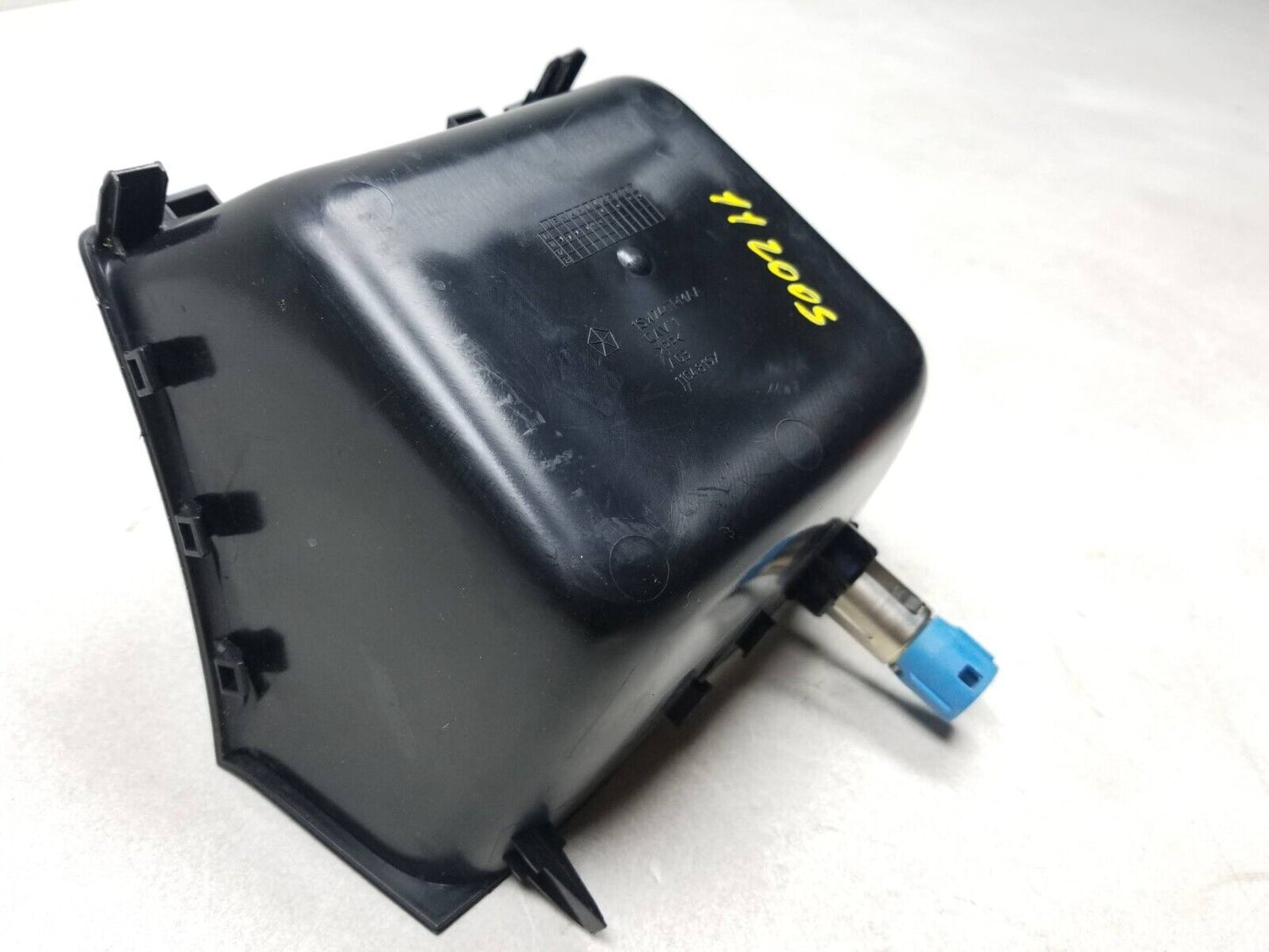 2011-2014 Chrysler 200 S Console Storage Area 12v Outlet 1sw74trmaa OEM
