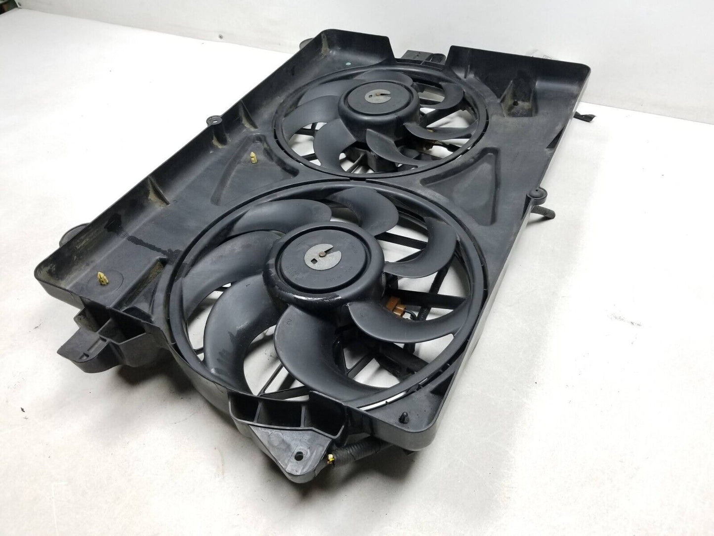 2005 Chevrolet Equinox Radiator Cooling Fan W/ Shroud OEM