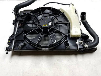 15 - 17 Hyundai Accent Radiator Cooling Evaporator Cooling Fan & Shroud OEM