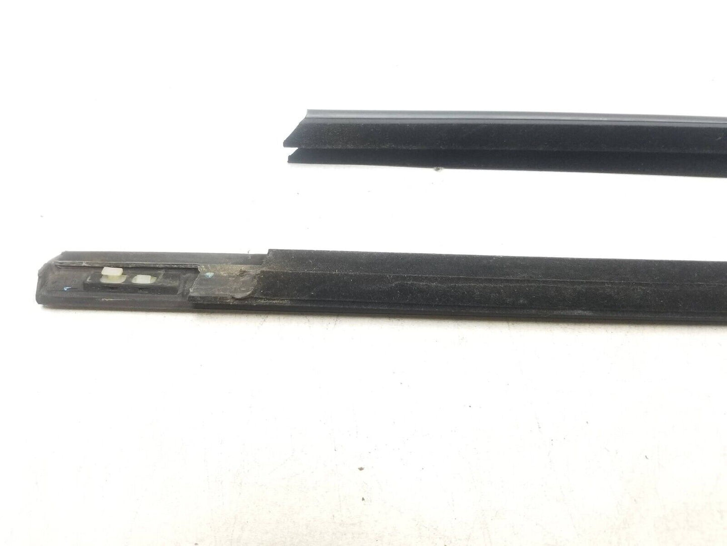 12 - 14 Ford Focus Door Window Wheatherstrip Seal Rear Right Passenger Side OEM