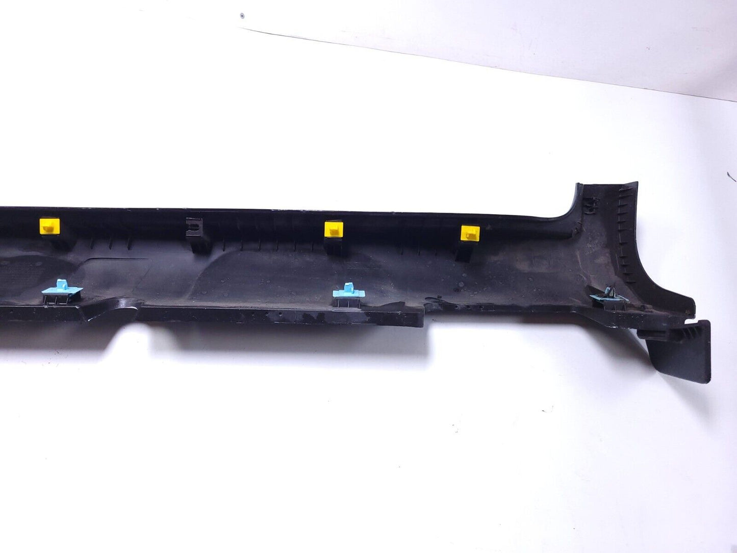 20 21 22 Hyundai Venue Rocker Panel Skirt Molding Passenger Side Right OEM