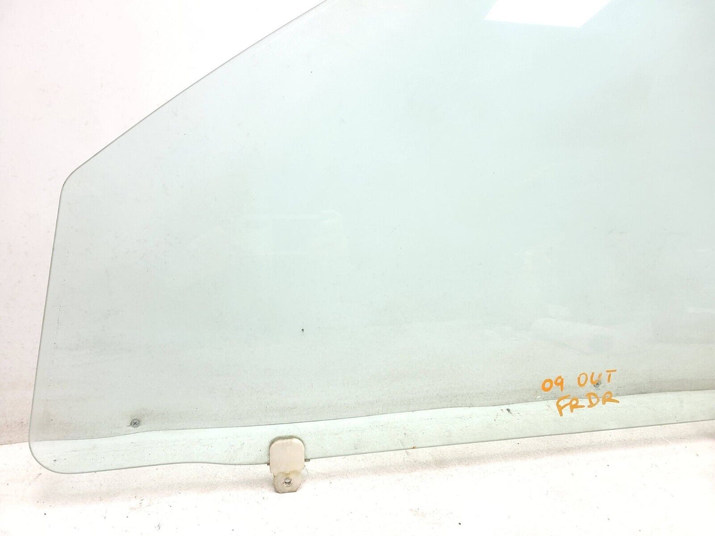 2007 - 2013 Mitsubishi Outlander Window Glass Front Driver Side Left OEM