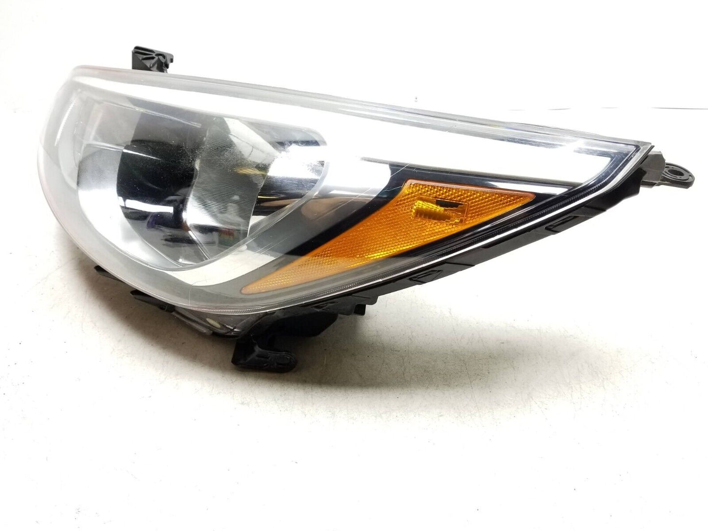 15 - 17 Hyundai Accent Headlight Driver Side Left OEM