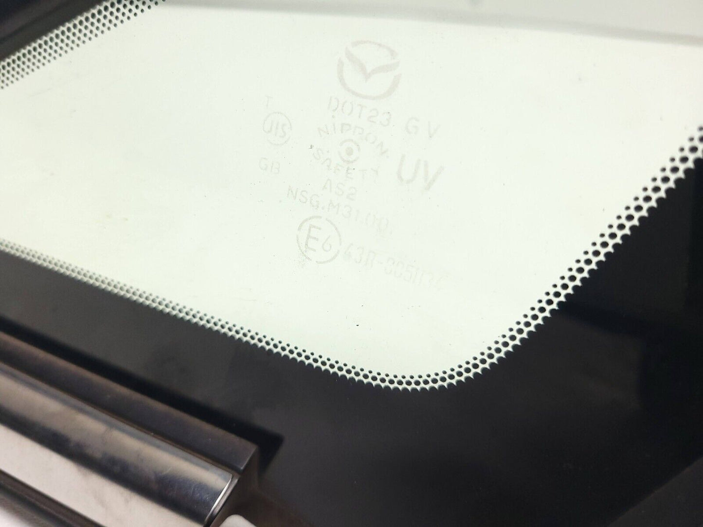 2007 - 2012 Mazda Cx-7 Door Vent Glass Front Driver Left OEM