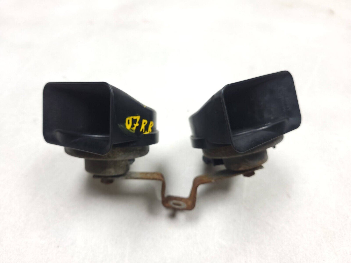 2006-2009 Range Rover Horn Signal Pair OEM