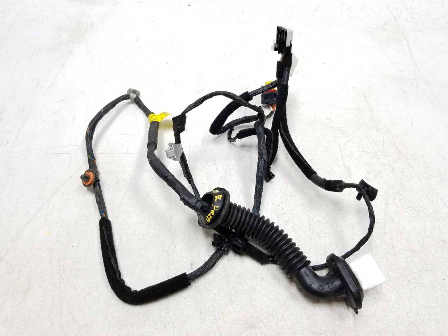 2012 - 2017 Hyundai Accent Door Wire Harness Rear Passenger Side Right OEM