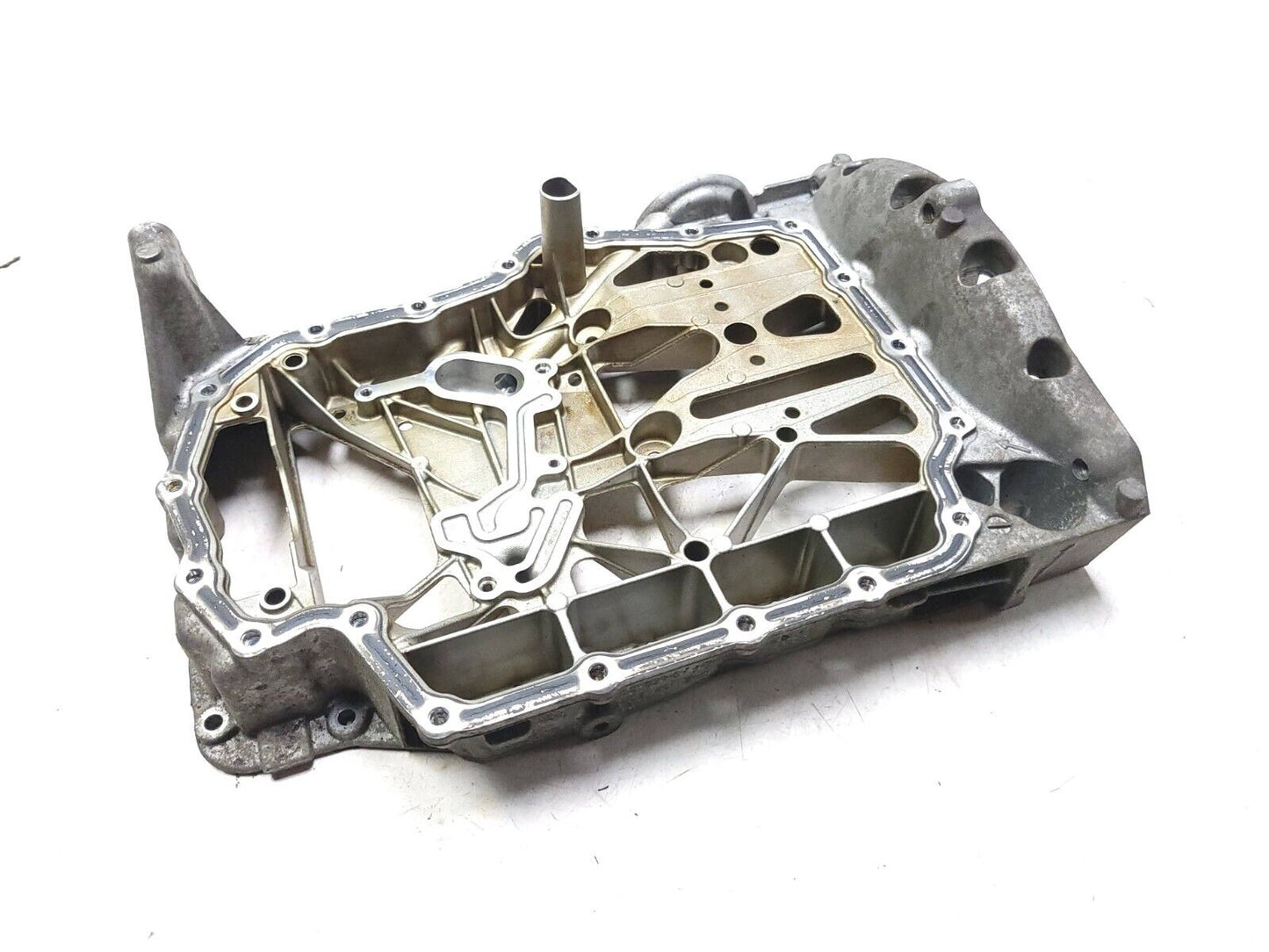 15 16 17 VW Jetta Engine Upper Oil Pan 1.4 Tsi Code: Czt OEM 30k 04e103603