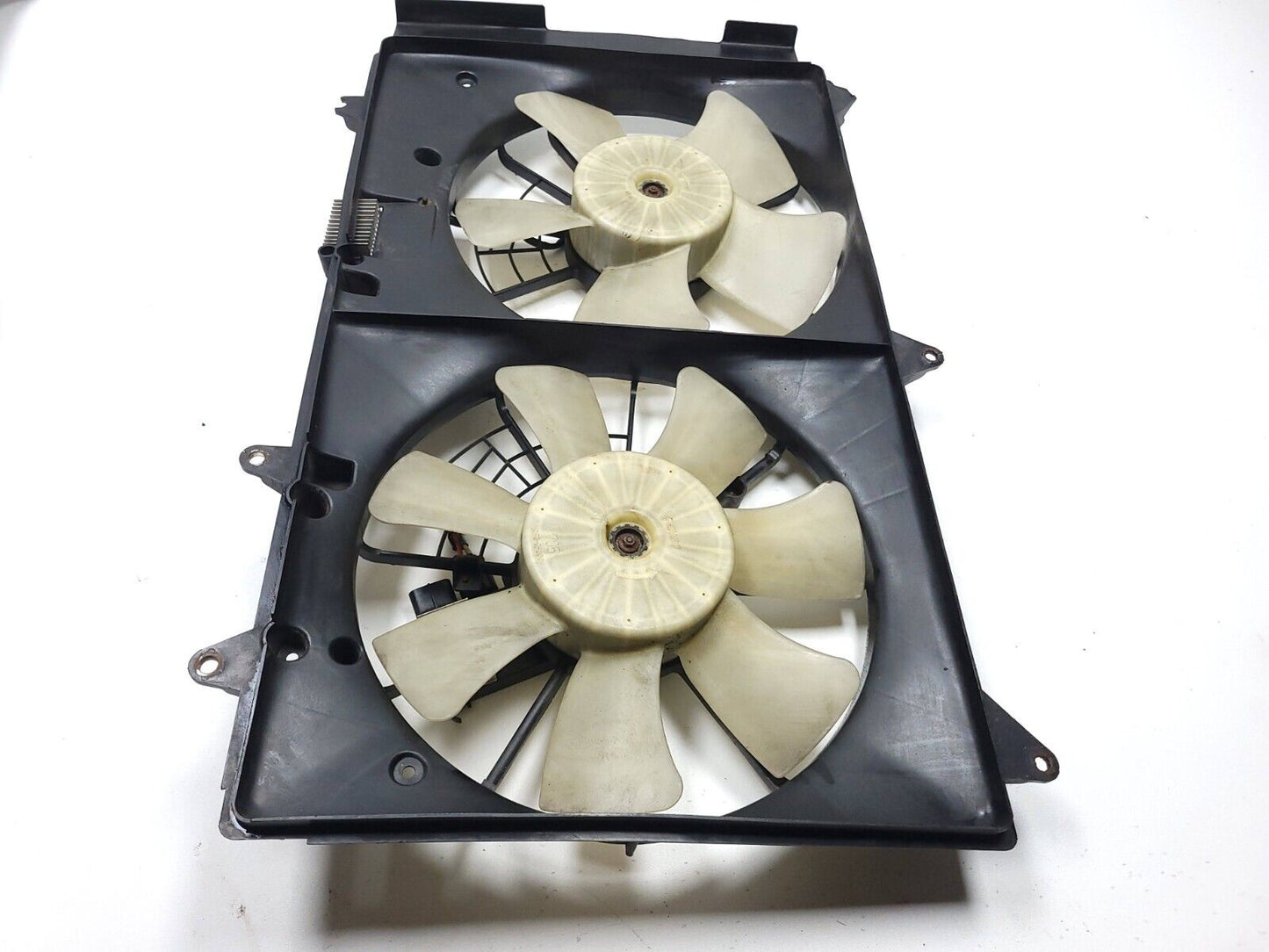 2007 - 2012 Mazda Cx-7 Engine Radiator Cooling Fan 2.3l OEM