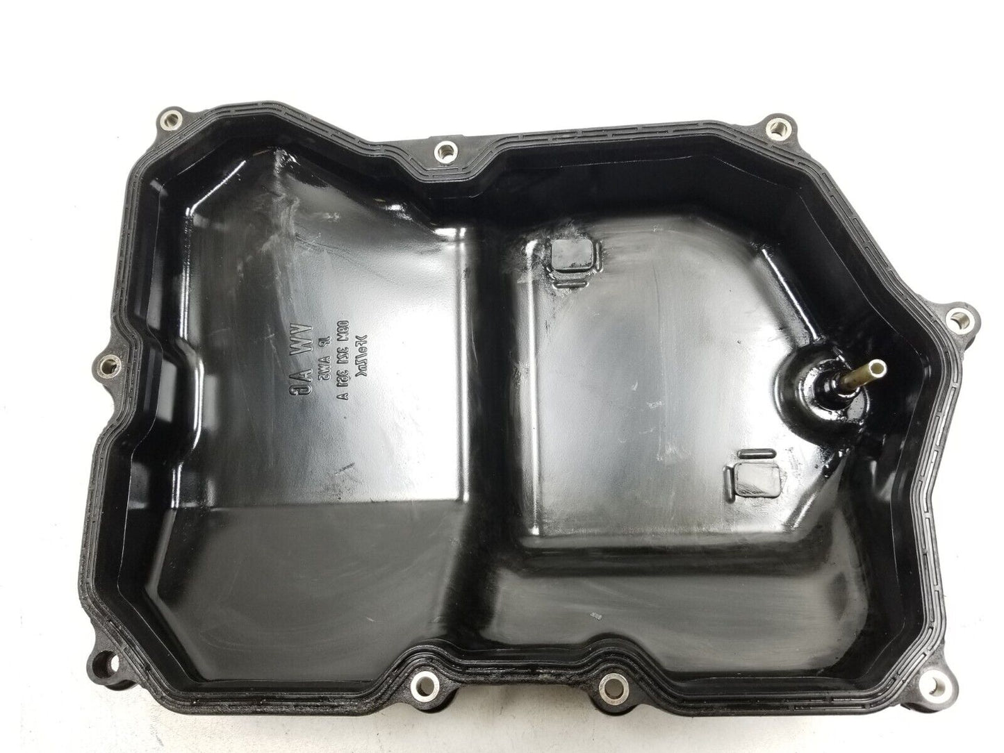 2009 - 2017 Volkswagen Tiguan Automatic Transmission Oil Pan 2.0l OEM