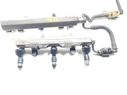 05 06 07 08 Acura Rl 3.5l Fuel Rail W/ Injectors OEM
