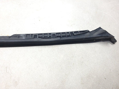 2006-2009 Range Rover Front Door Molding & Weatherstrip Seal Passenger Right OEM