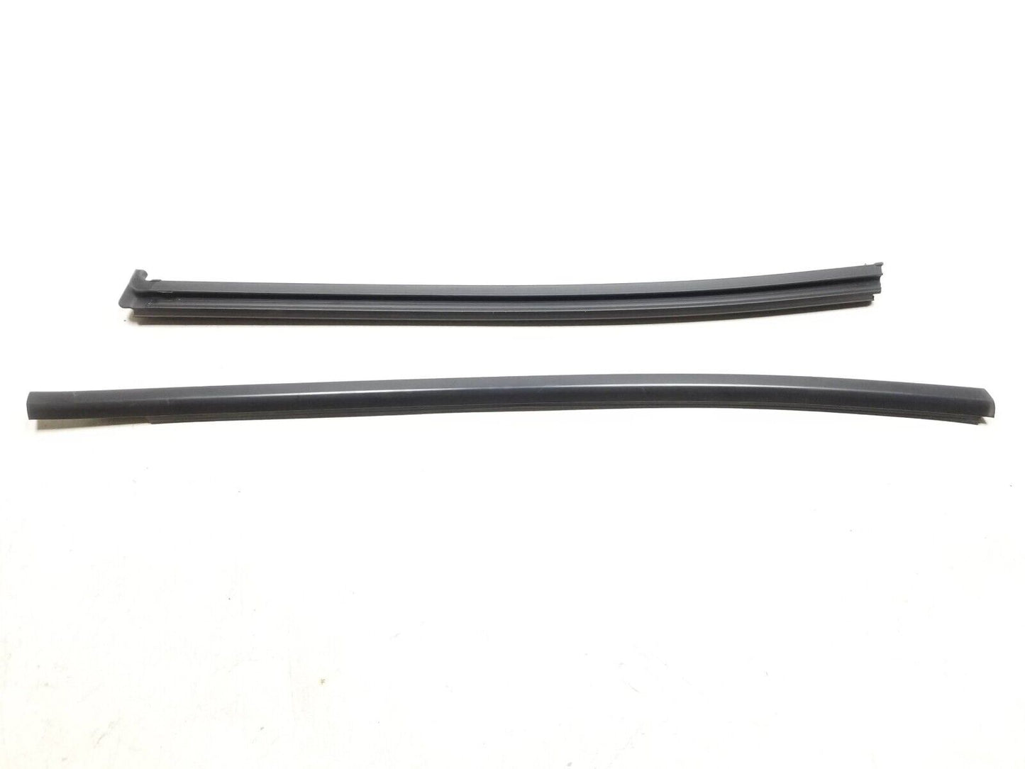 21-23 Chevrolet Trailblazer Door Window Frame Weatherstrip Rear Passeng Side OEM