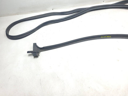 2007-2013 Mitsubishi Outlander Rear Tailgate Trunk Wheatherstrip Seal OEM