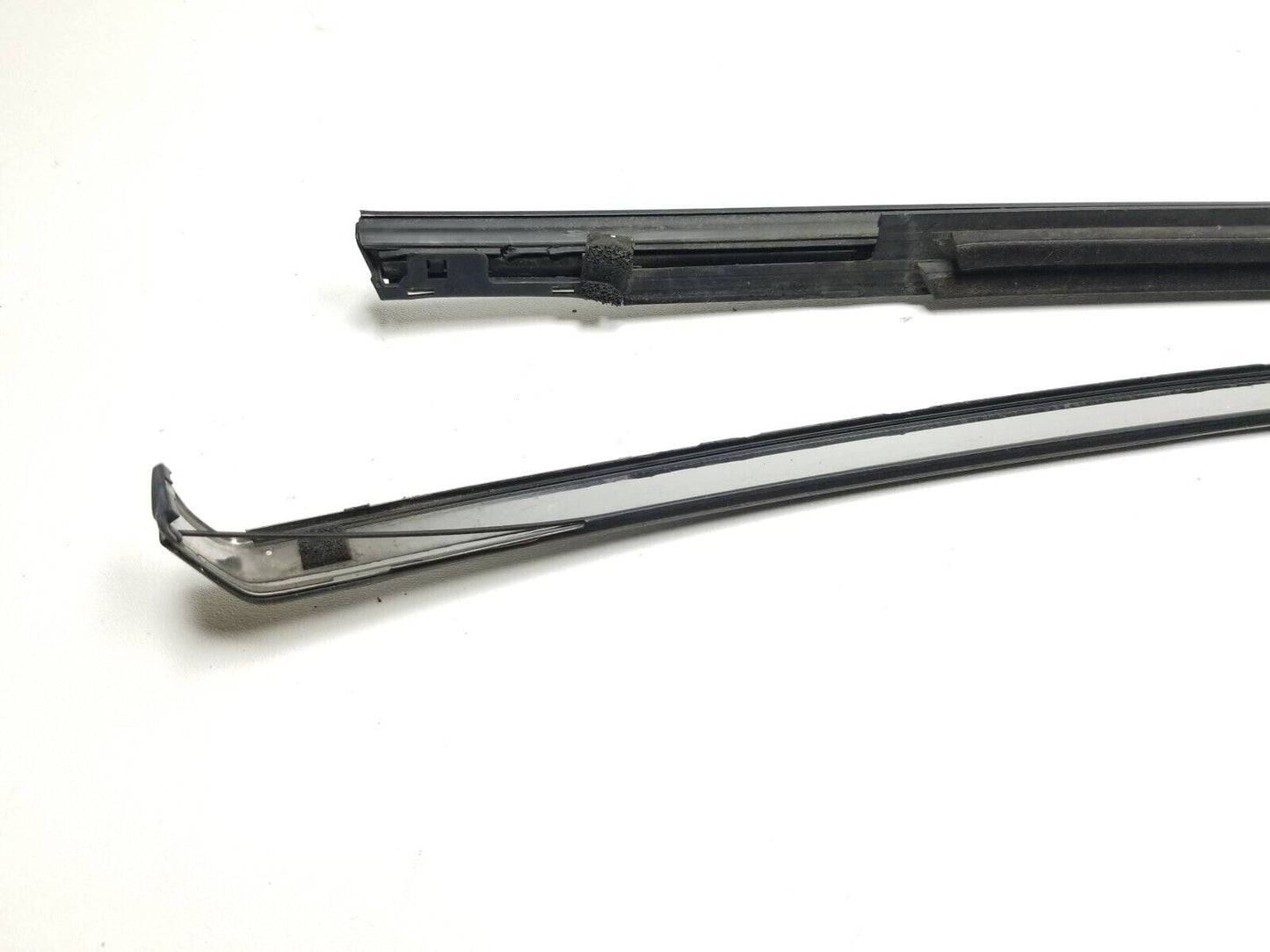 07-12 Mazda Cx-7 Door Window Belt Seal Molding Strip Front Left Driver Side OEM