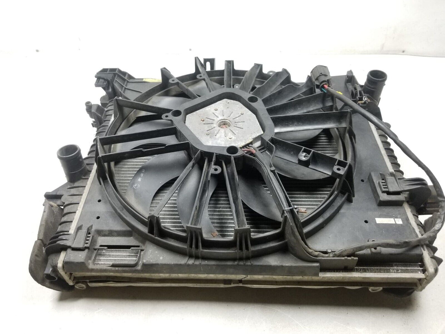 10 11 12 13 Jaguar XJ Engine Cooling Radiator & Fan  5.0l OEM