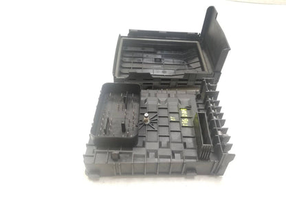 09 - 18 Volkswagen Tiguan Fuse Box OEM