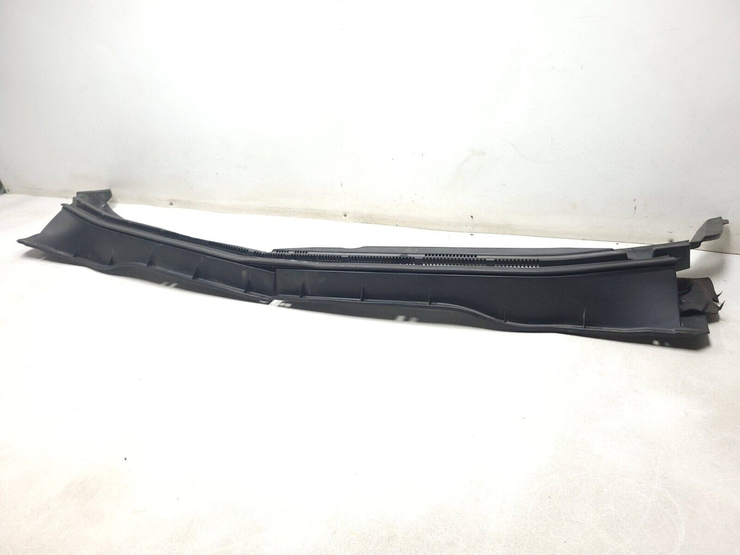 2007 - 2013 Mitsubishi Outlander Windshield Wiper Cowl Panel Cover Grille OEM