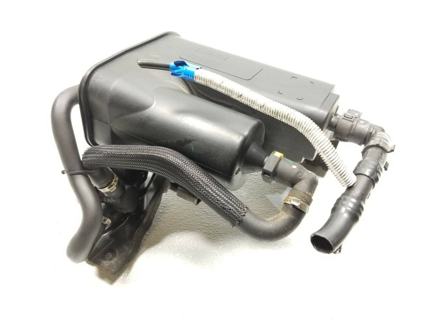 10 11 12 13 Volvo XC60 3.2l Fuel Vapor Canister OEM