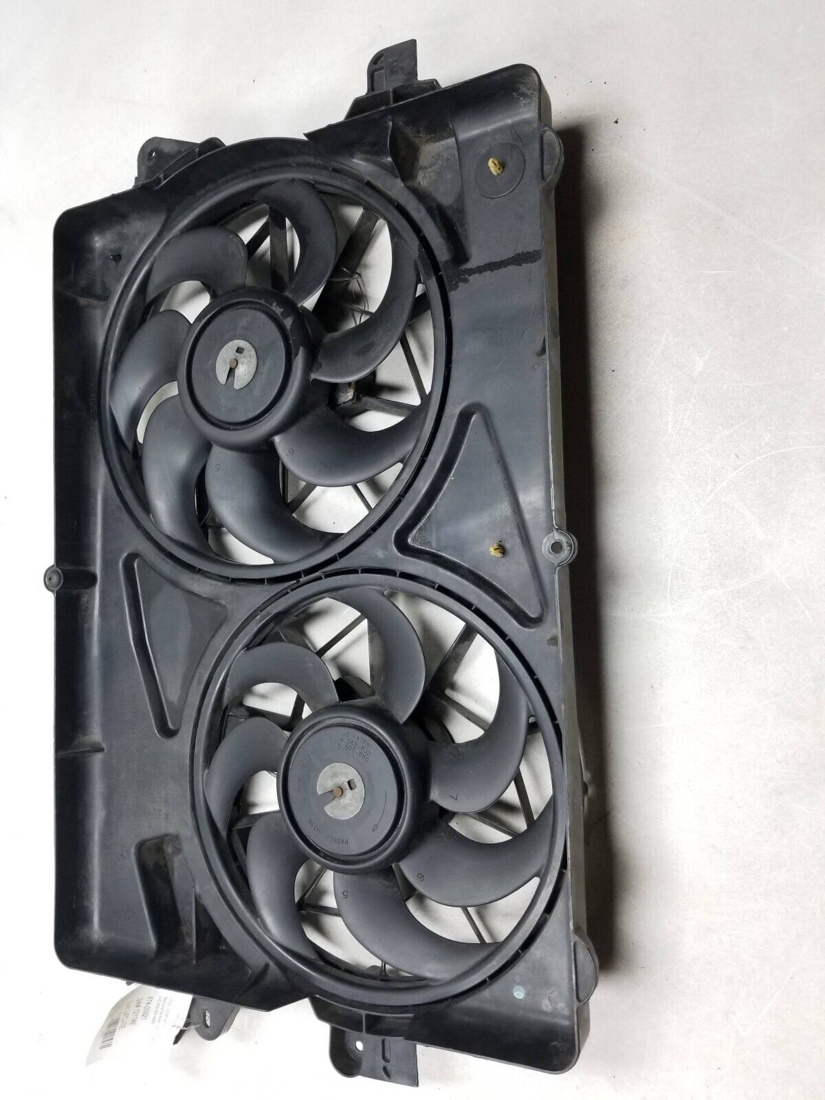 2005 Chevrolet Equinox Radiator Cooling Fan W/ Shroud OEM