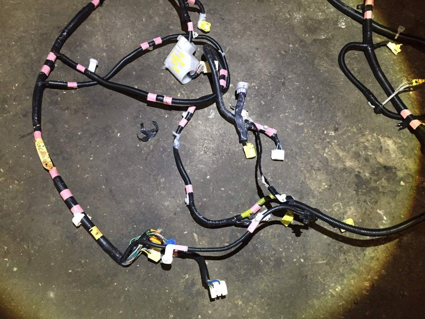 98 99 00 01 02 03 04 05 Lexus GS300 Right Pass Side Wire Harness Interior OEM
