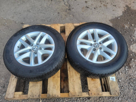 09- 18 Volkswagen Tiguan Wheel Rim W/ Tire General 215/65r16 Pair OEM