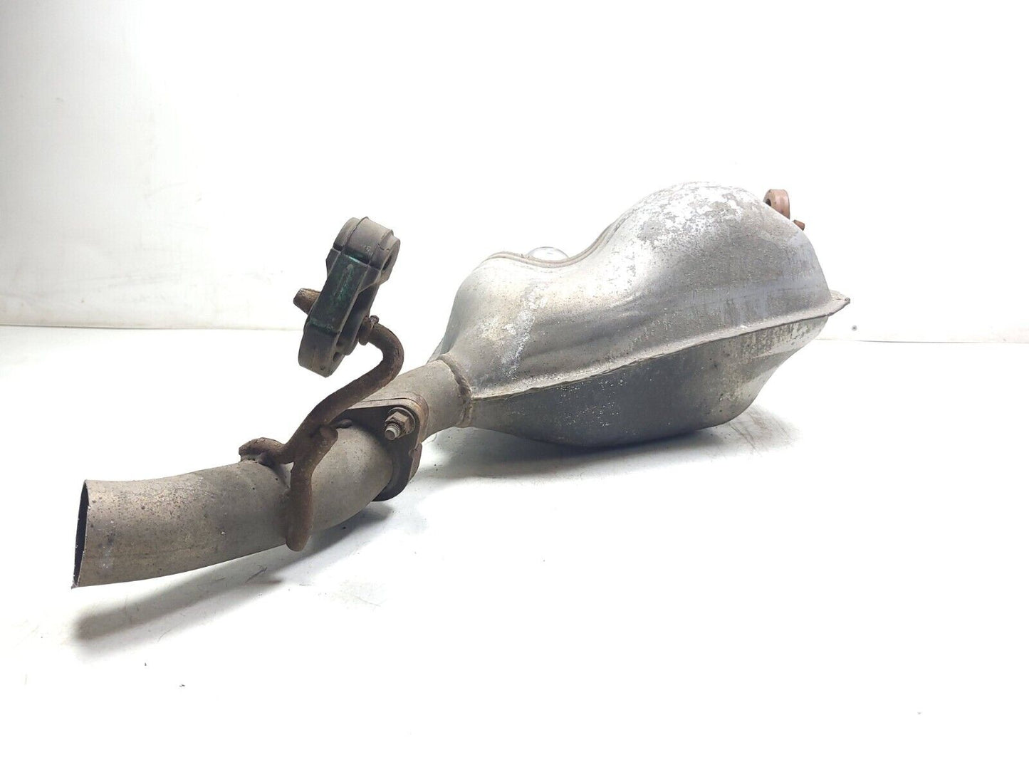 2011 - 2022 Dodge Durango Muffler Exhaust Driver Side Left 3.6l OEM