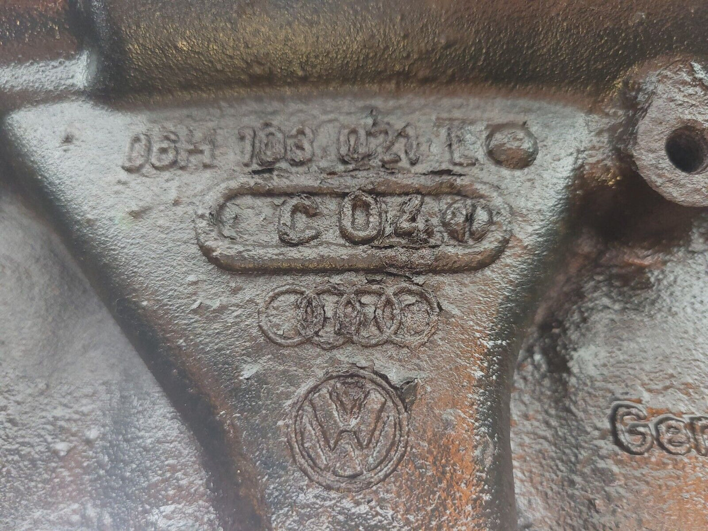 09 - 17 Volkswagen Tiguan Engine Cylinder Block 2.0t OEM