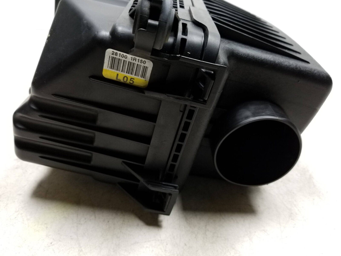 2012 - 2017 Hyundai Accent Air Cleaner Filter Intake Box  OEM