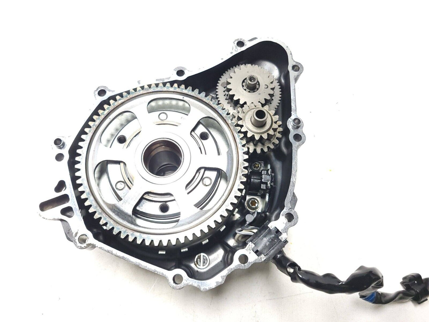 2022-2024 Yamaha Yzf-r7 Yzfr7 Engine Cover Left  W/ Stator Generator Magneto OEM