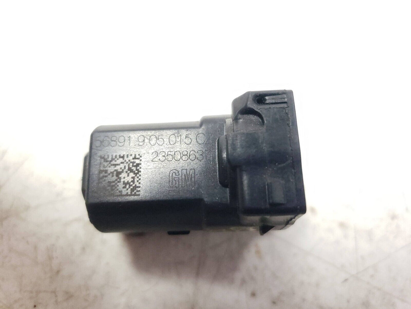 2019 - 2022 Chevrolet Blazer  Fuel Door Servo Actuator Motor OEM