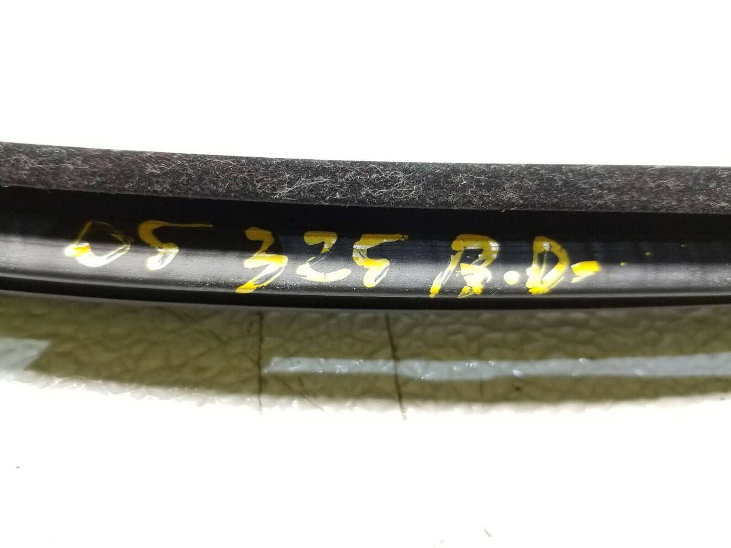 01 02 03 04 05 BMW E46 Sdn Rear Left Driver Door Weatherstrip Seal OEM