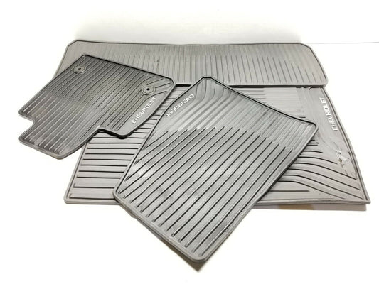 19 20 Chevy Blazer Rs Floor Rubber Mat Carpet 4pcs OEM 11k Miles