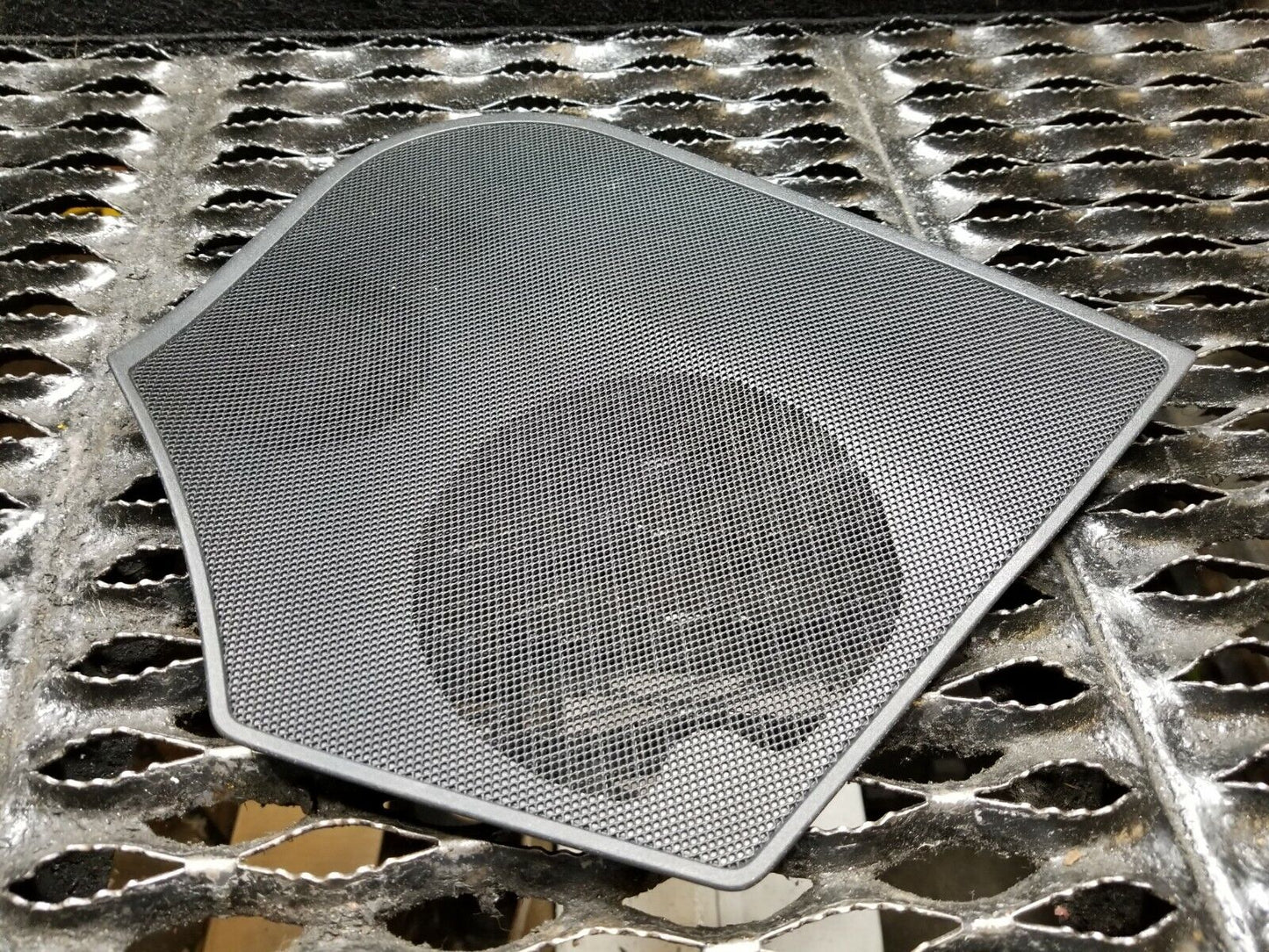 10 11 12 13 Mercedes W212 E350 Front Left Driver Side Speaker Cover OEM 39k