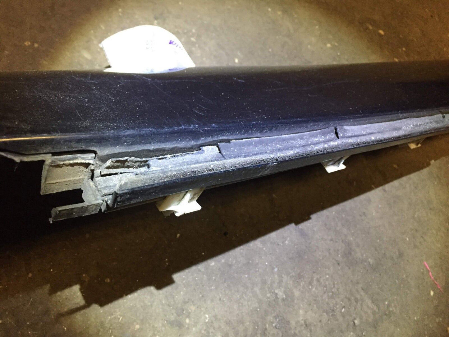 01 02 03 04 05 06 07 Mercedes C320 Left Driver Rocker Panel Skirt Molding OEM