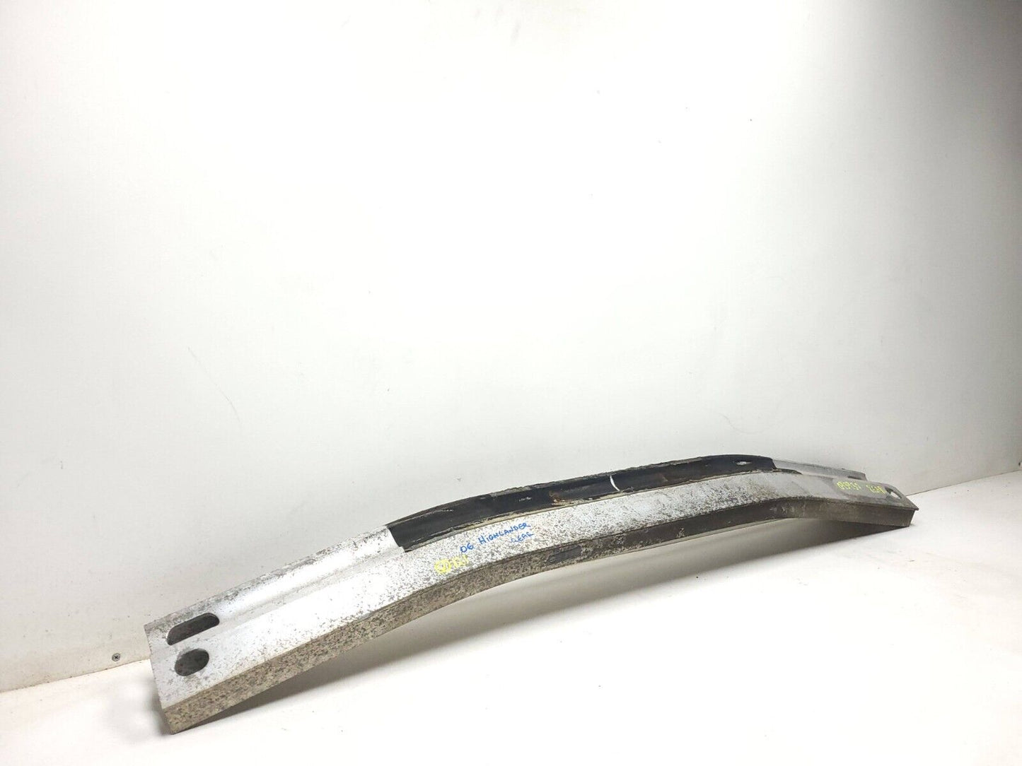 2004 - 2008 Toyota Highlander Rear Bumper Absorber Bar OEM