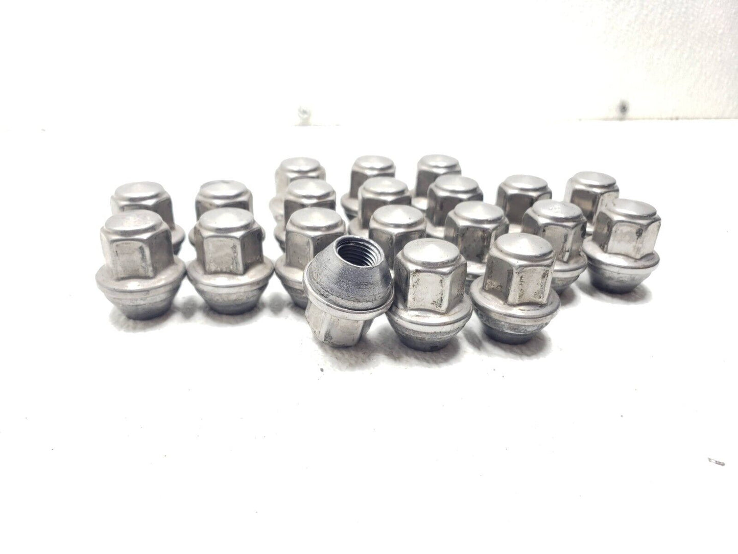 15 16 17 Ford Mustang Gt Wheel Lug Nut 20pcs 5.0l OEM