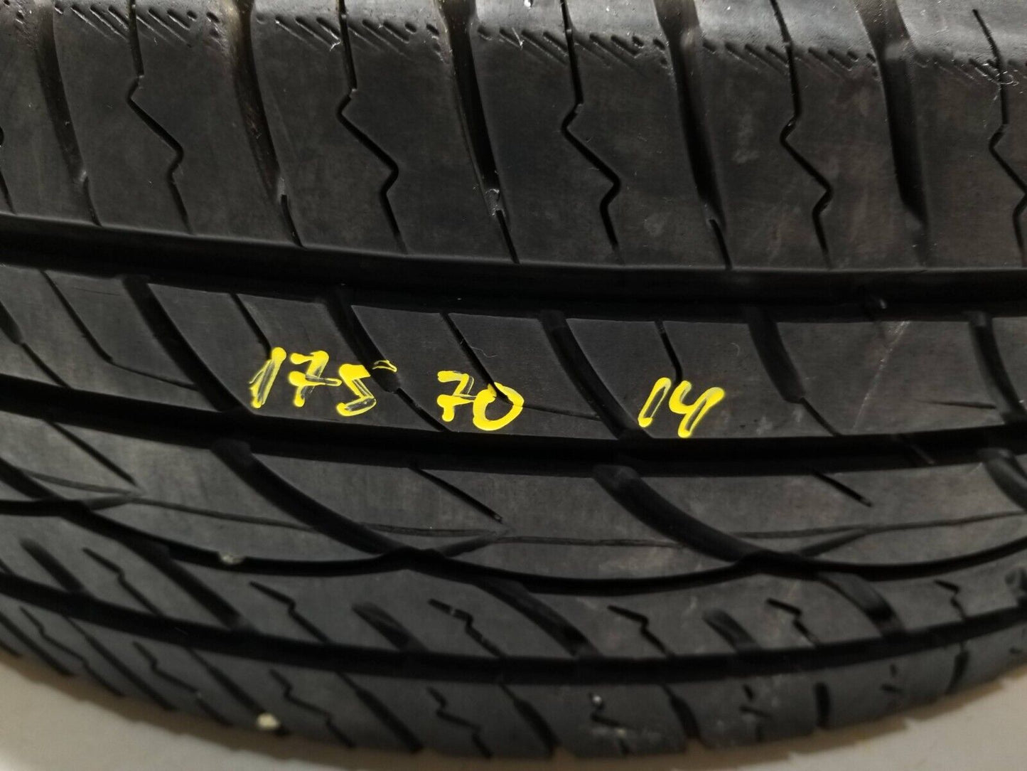 Used Highway Touring Mavis All Seson 175/70 R14 88t Tire 8.5/32"