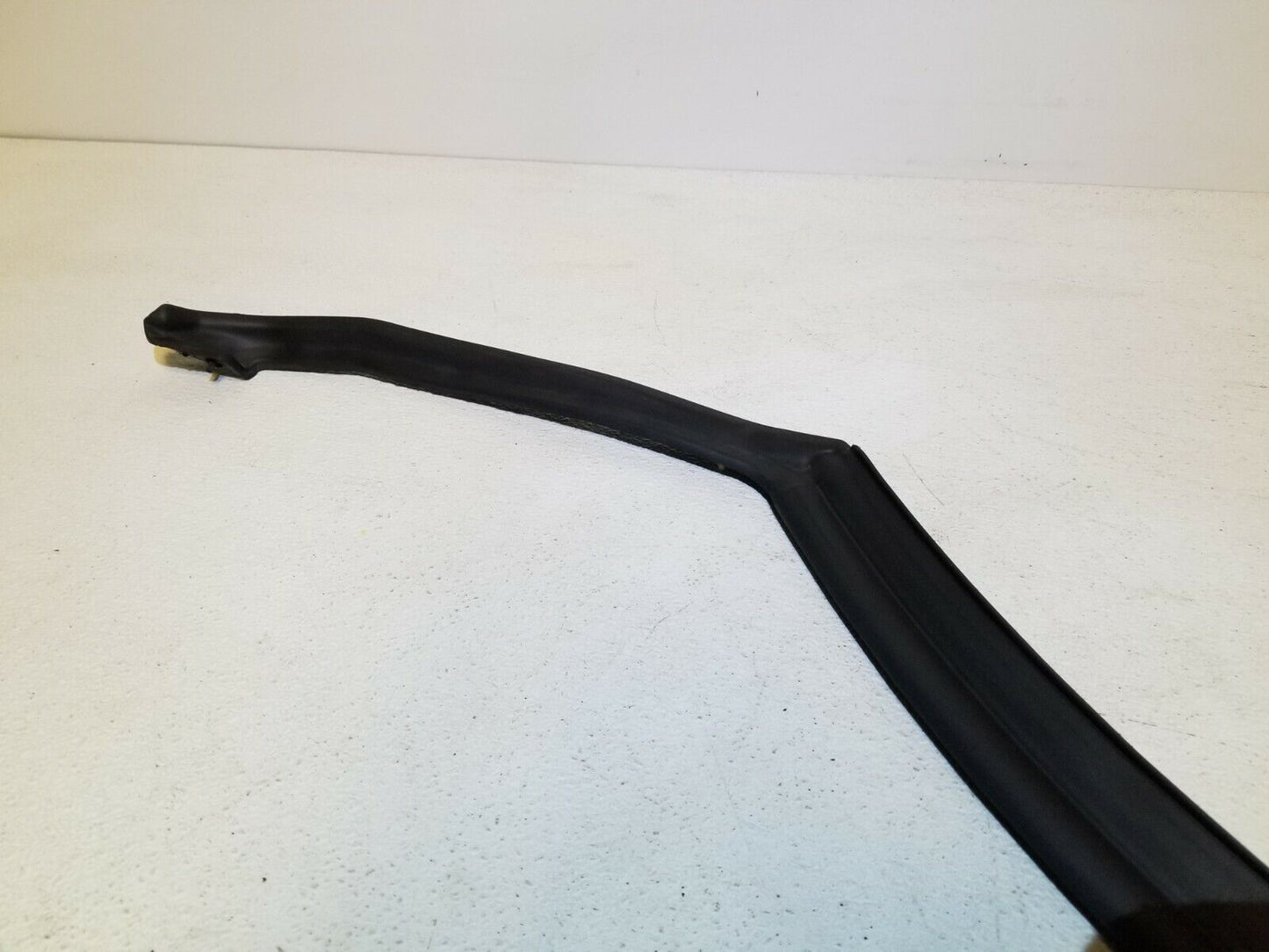 06 07 08 09 Range Rover Sport Rear Right Pass Side Door Weatherstrip Seal OEM