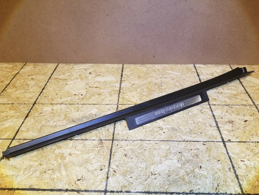 07 08 09 10 Mercedes R350 Front Left Driver Door Sill Scuff Trim OEM