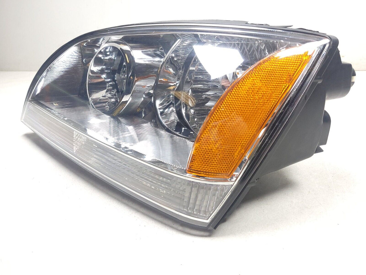 05-06 Kia Sorento Headlight Left Driver Side *aftermarket* - Tyc