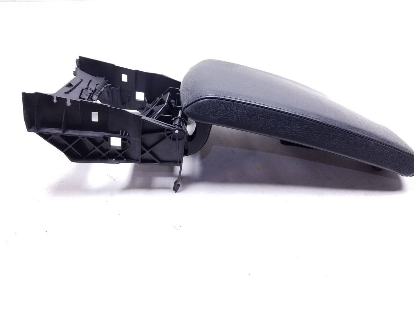 06 - 11 BMW E90 328i 330i 335i Center Console Armrest OEM