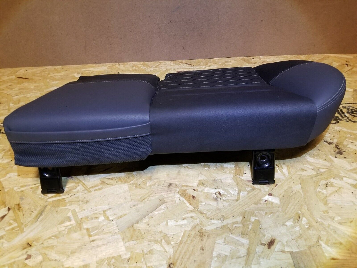 05 06 07 08 09 Volvo S40 Rear Lower Seat Bench Cushion Left Driver Side OEM