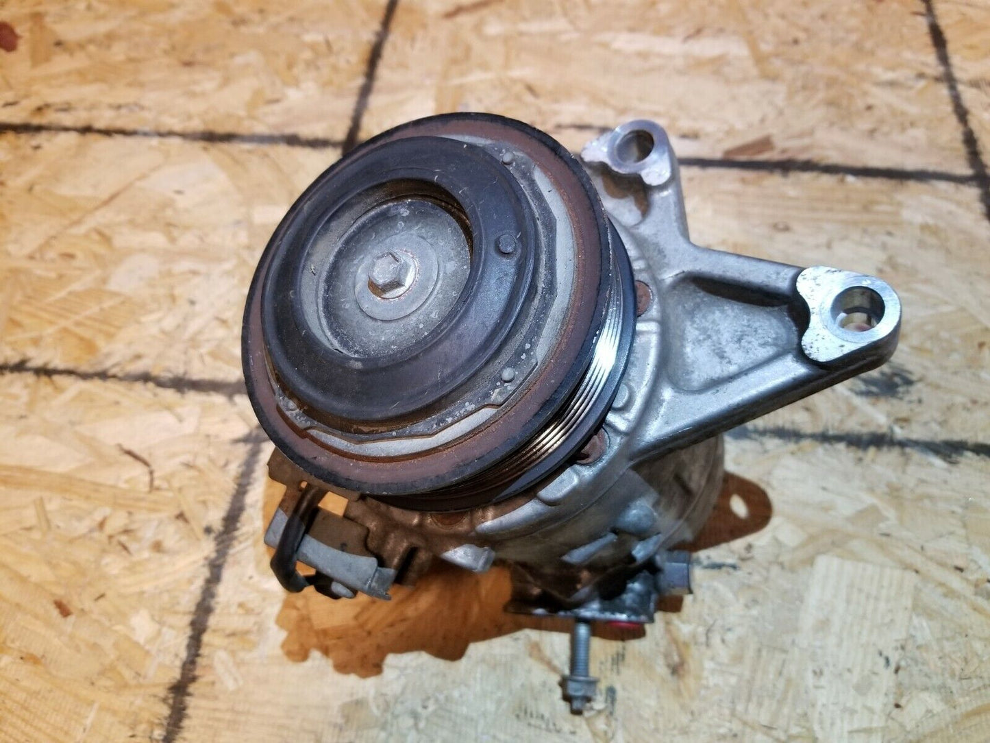 13 14 15 GMC Acadia A/c Compressor OEM