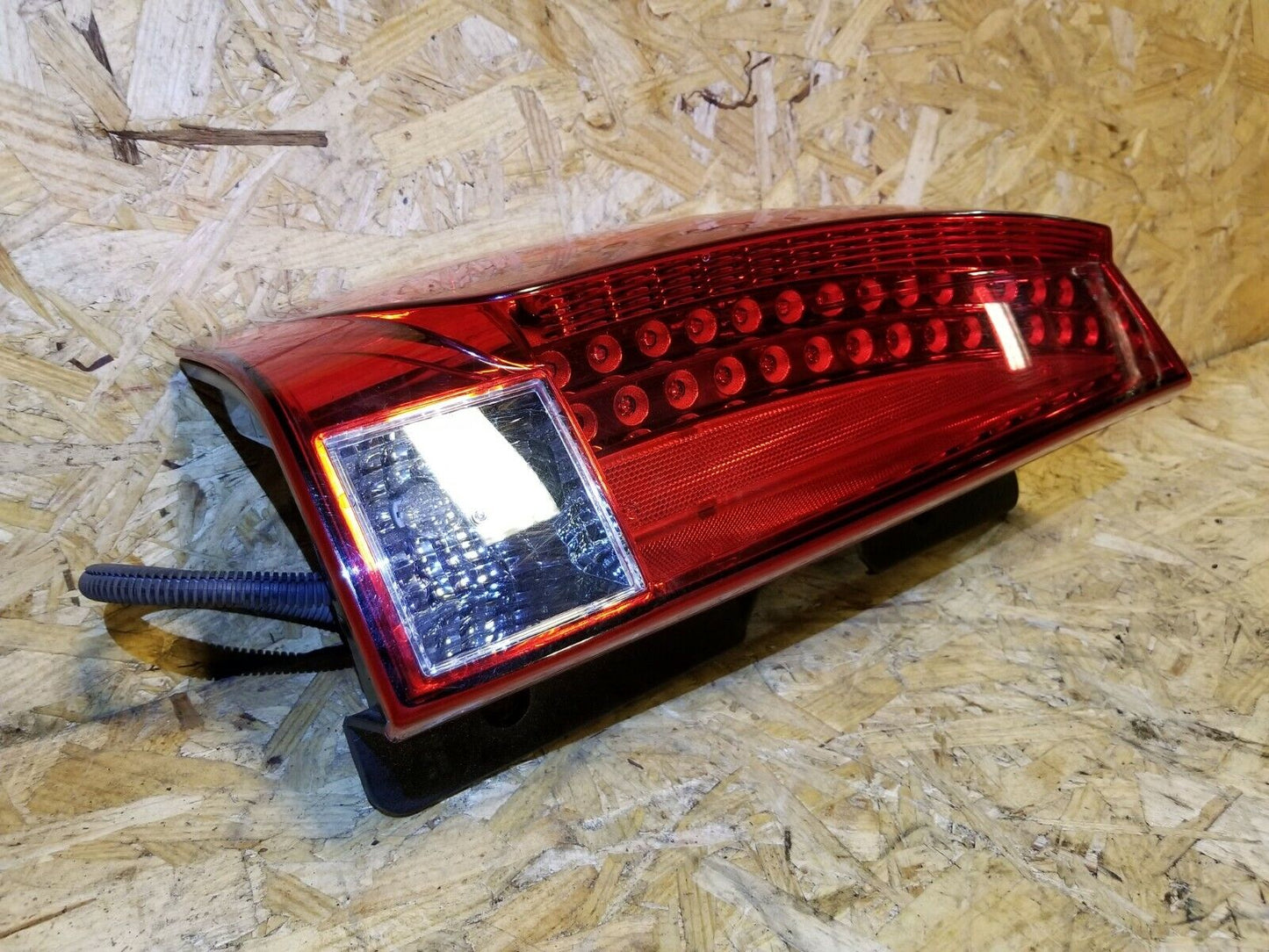 07 08 09 10 11 12 13 14 Escalade Rear Left Driver Tail Light OEM #125